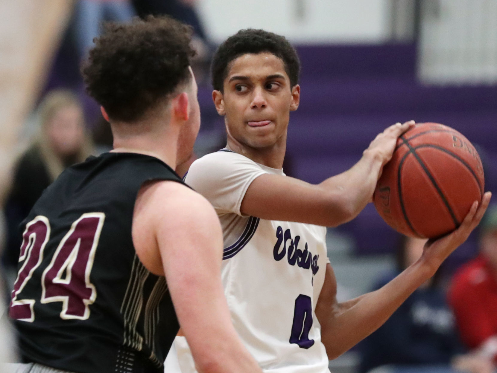 Stoughton 48, Edgewood 33